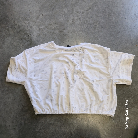 White Braves Crop Top Size Small - Picture 7 of 7